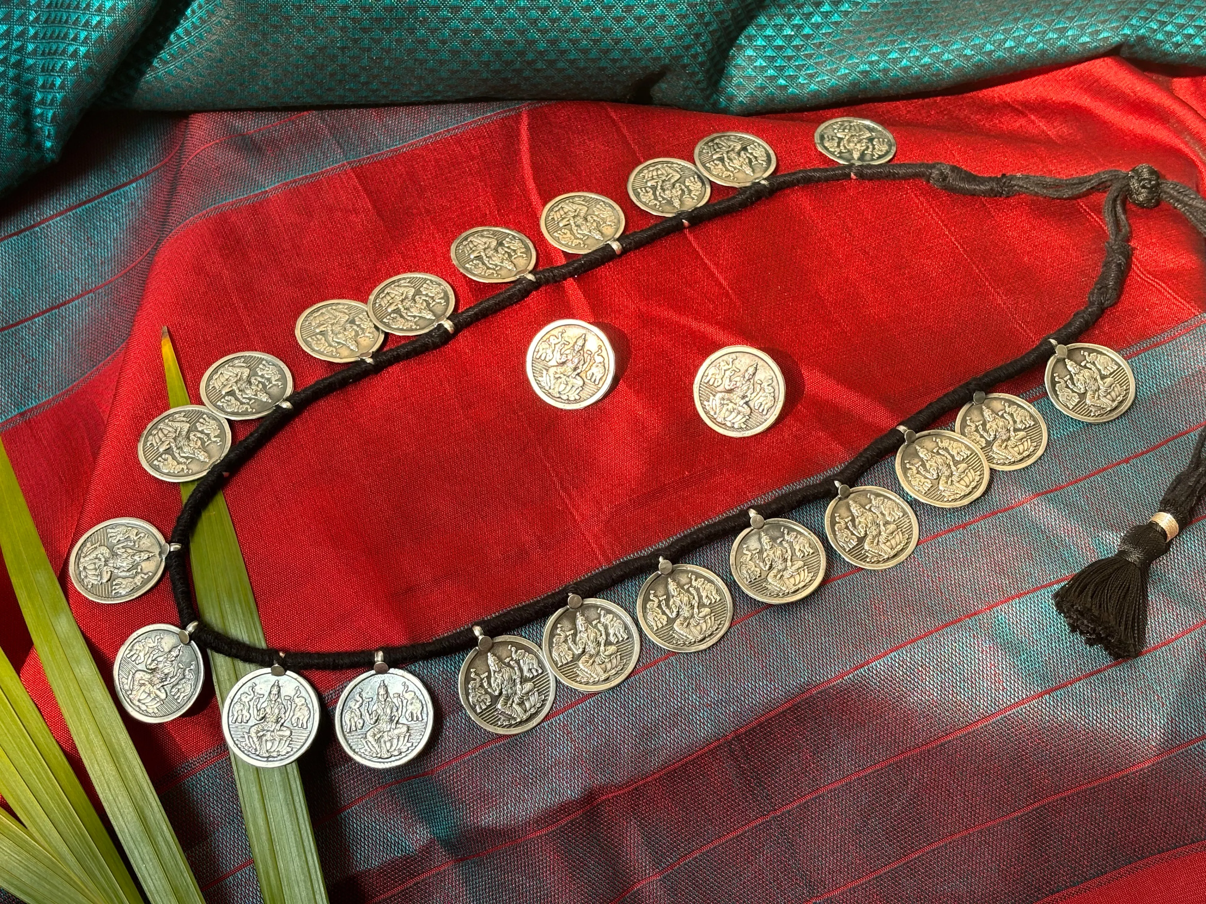 मोठा पुतळी हार   कानातले| Long Putali Har   earrings
