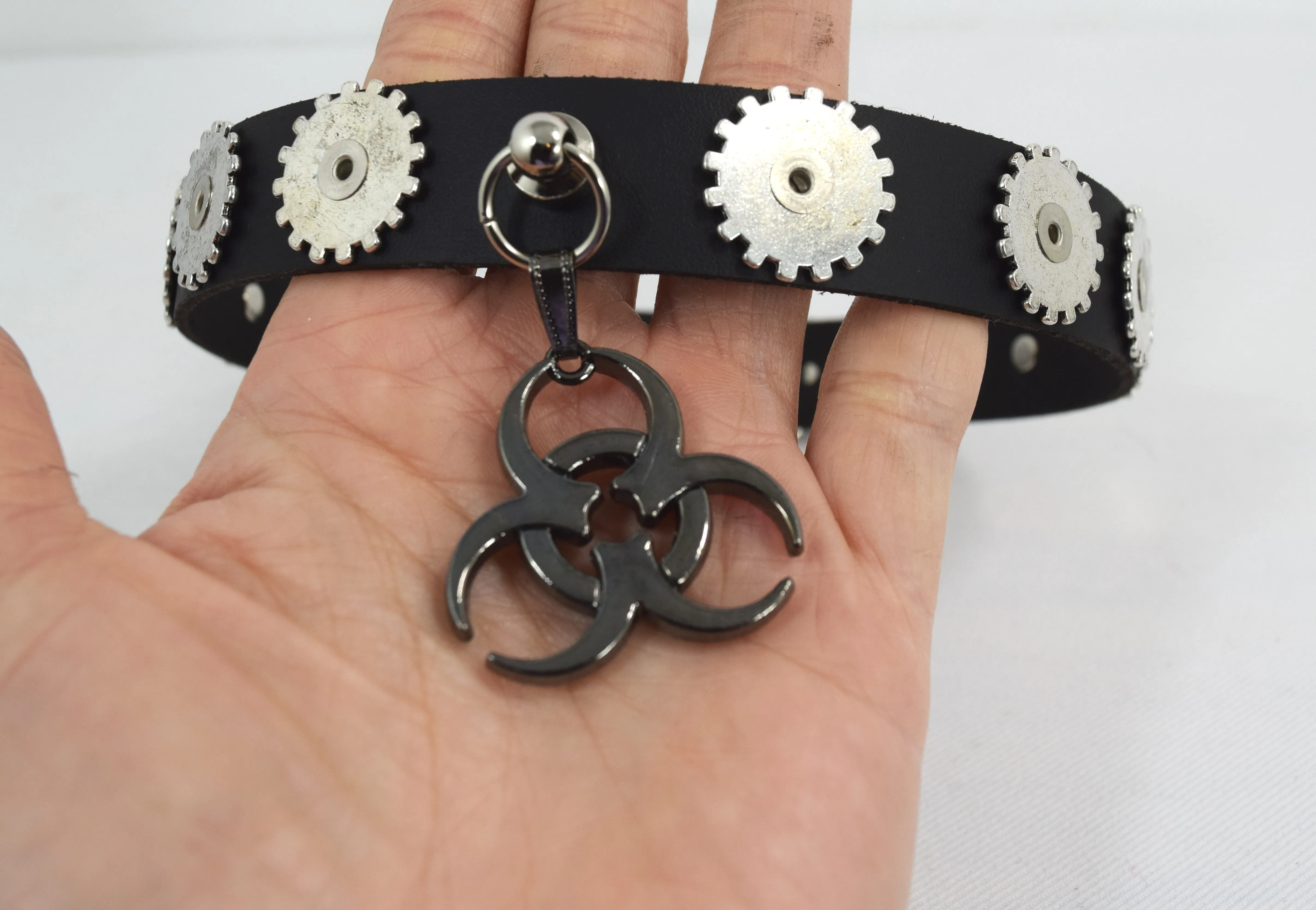 Gothic Steampunk Biohazard Charm cogwheel Studs Leather Choker Collar Necklace