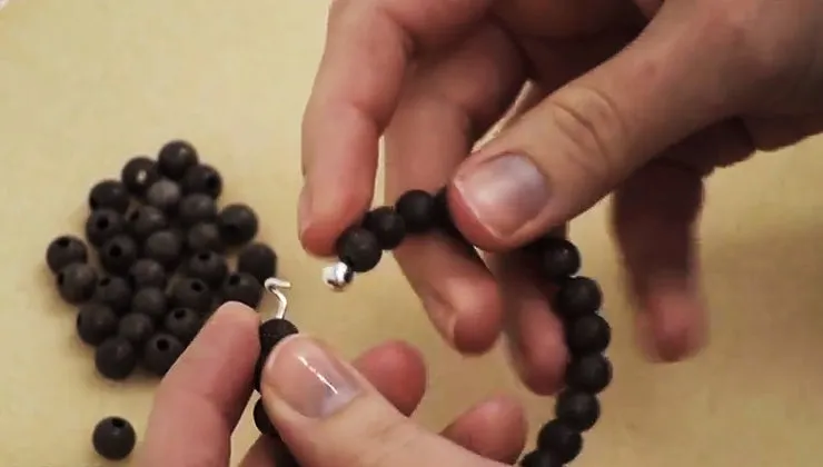 How to Use Wire Beading Bracelets