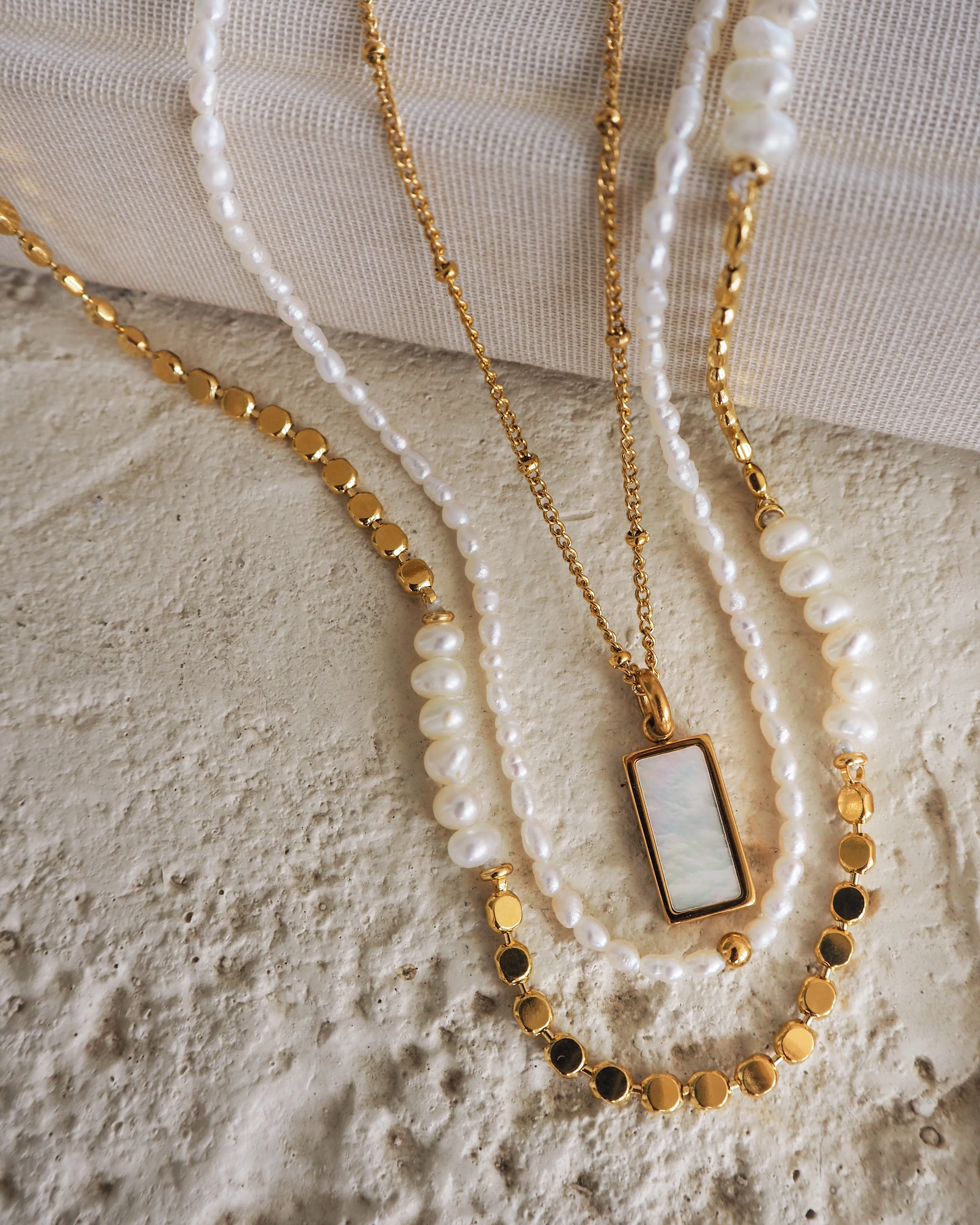 Mila Choker