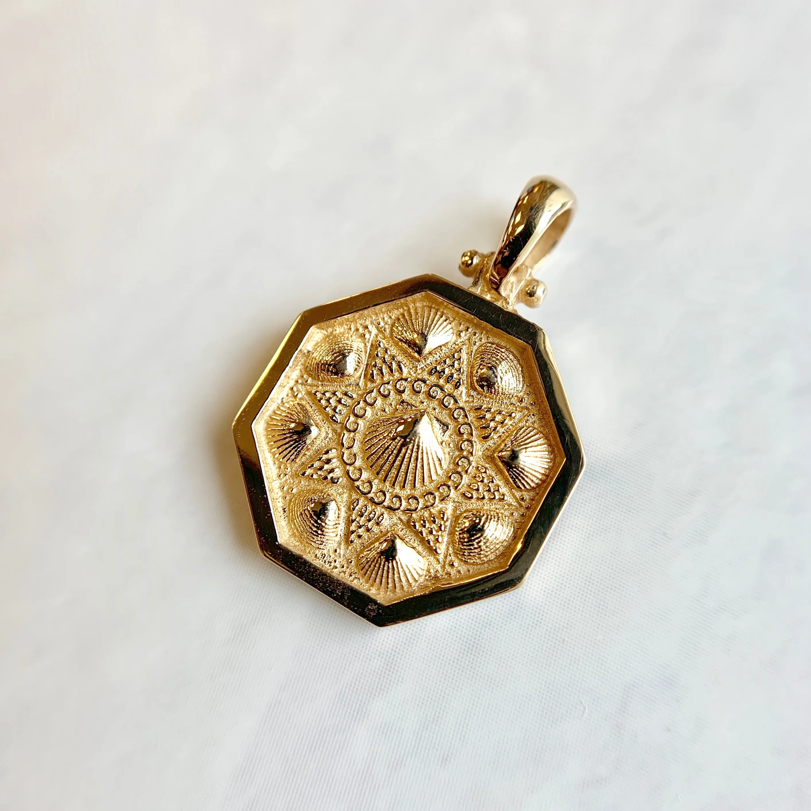 Small Sailor's Valentine Pendant