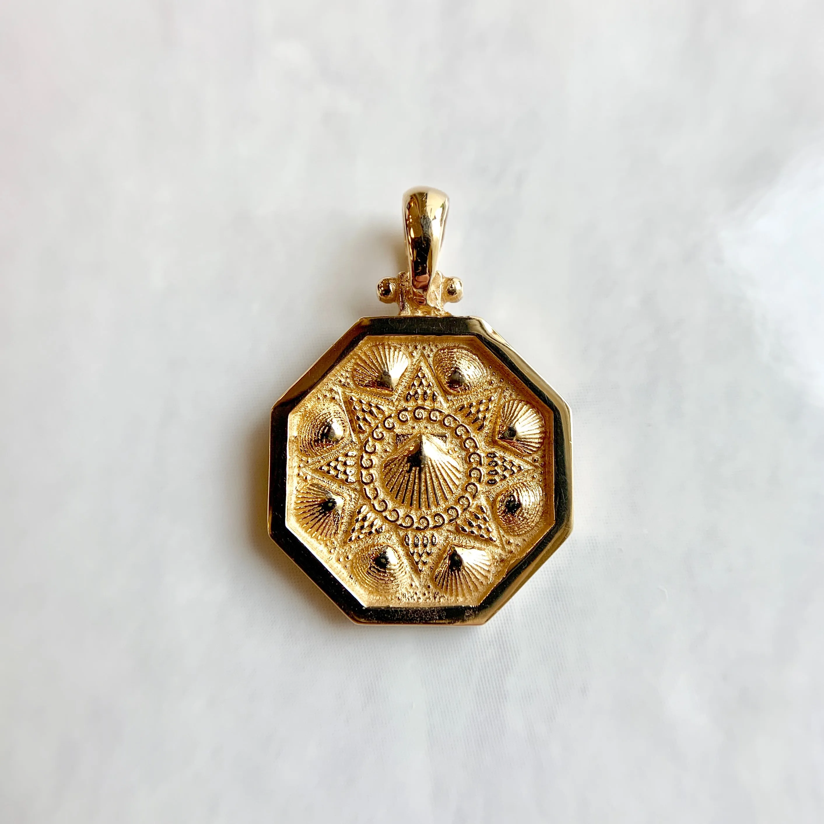 Small Sailor's Valentine Pendant